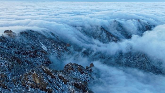 河南堯山：初雪新霽 云?？澙@